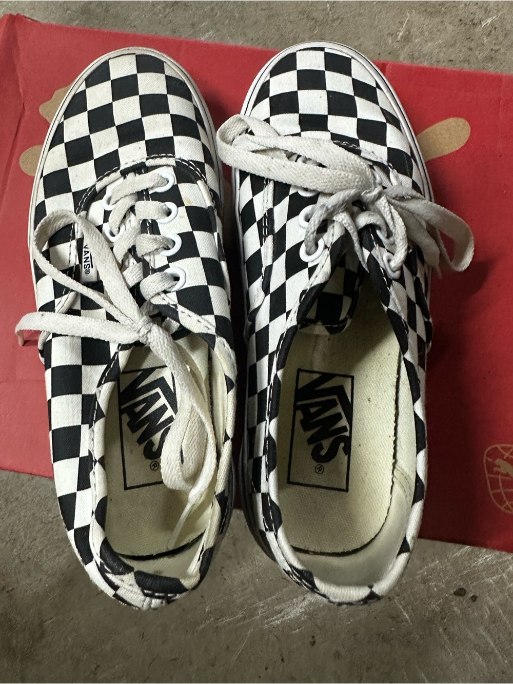 Vans womens Sz 5 Checkerboard Lace-Up Sneakers - platform Black & White